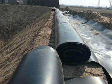 防滲膜鋪設(shè)